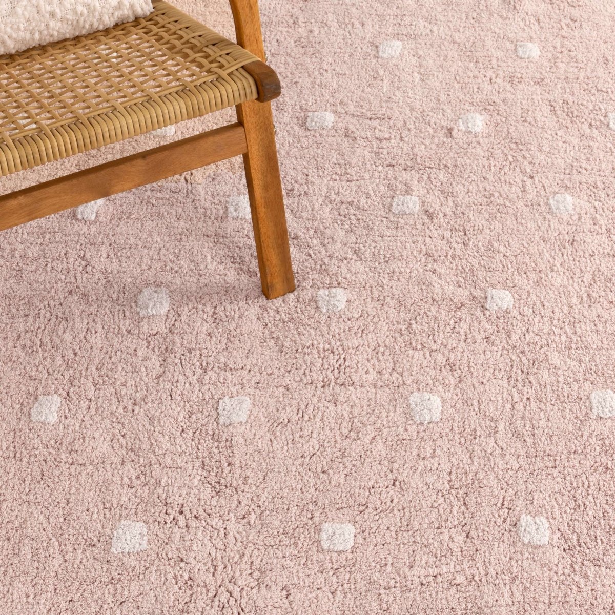 Elara Scalloped Blush Pink Kids Round Rug