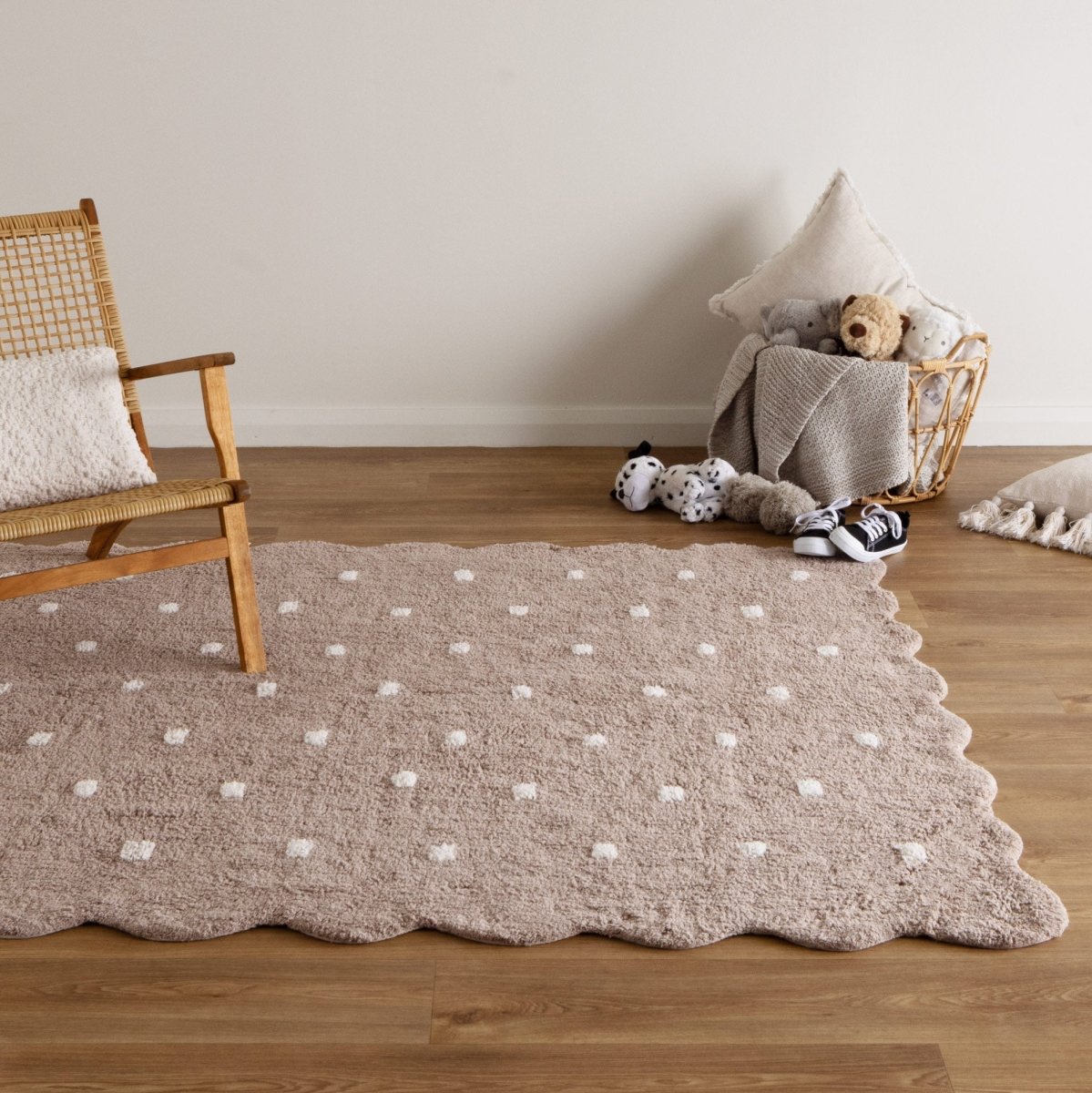 Elara Scalloped Mushroom Beige Kids Rug