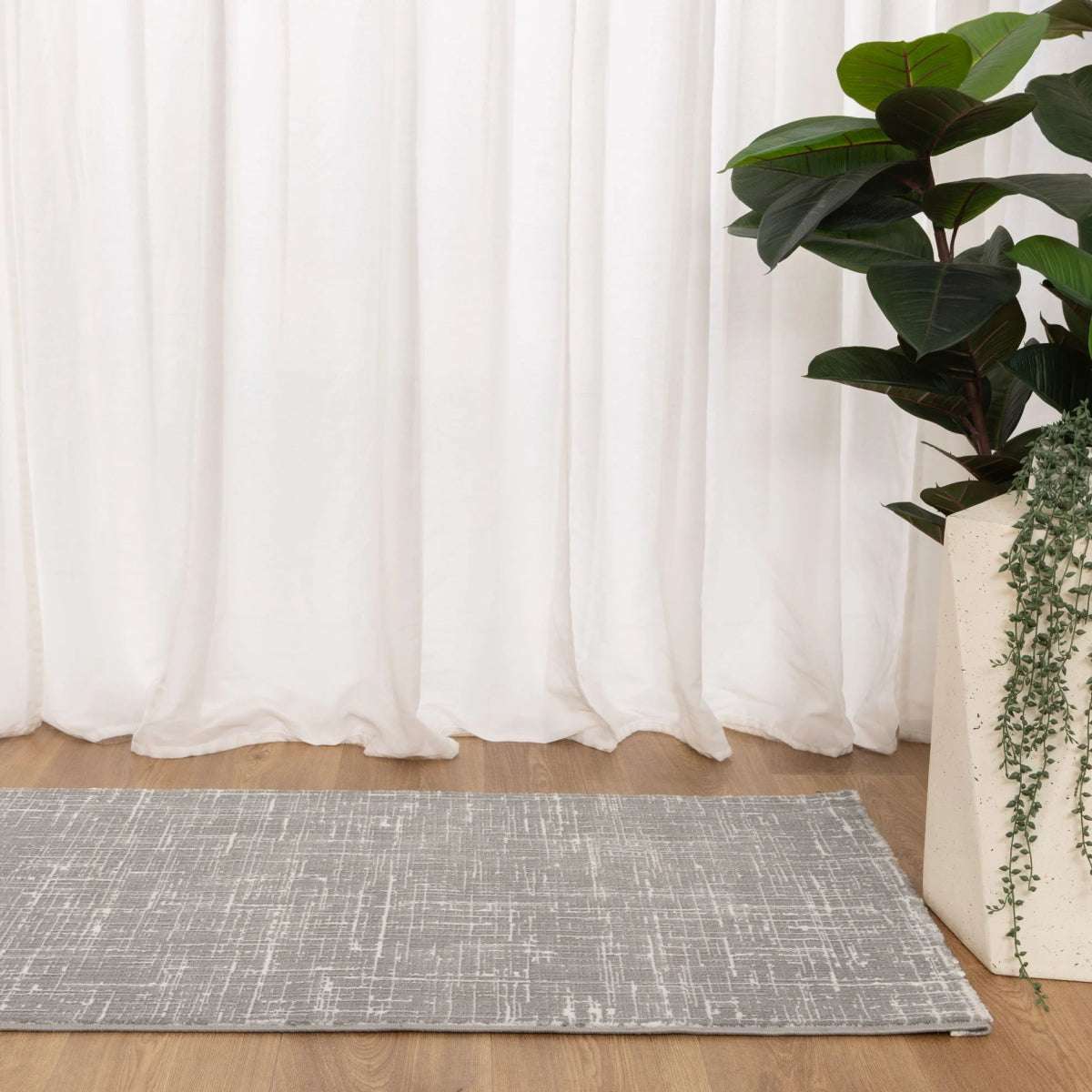 Liora Distressed Geo Lines Grey Rug