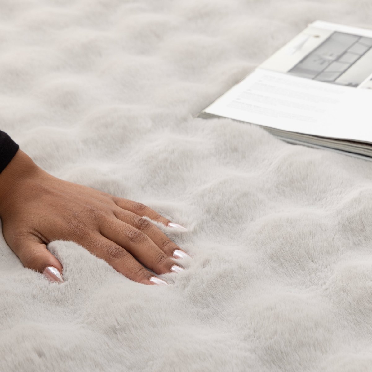 Nara Silver Washable Round Rug