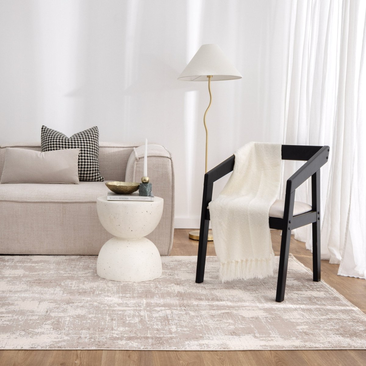 Walwa Distressed Beige and White Modern Rug