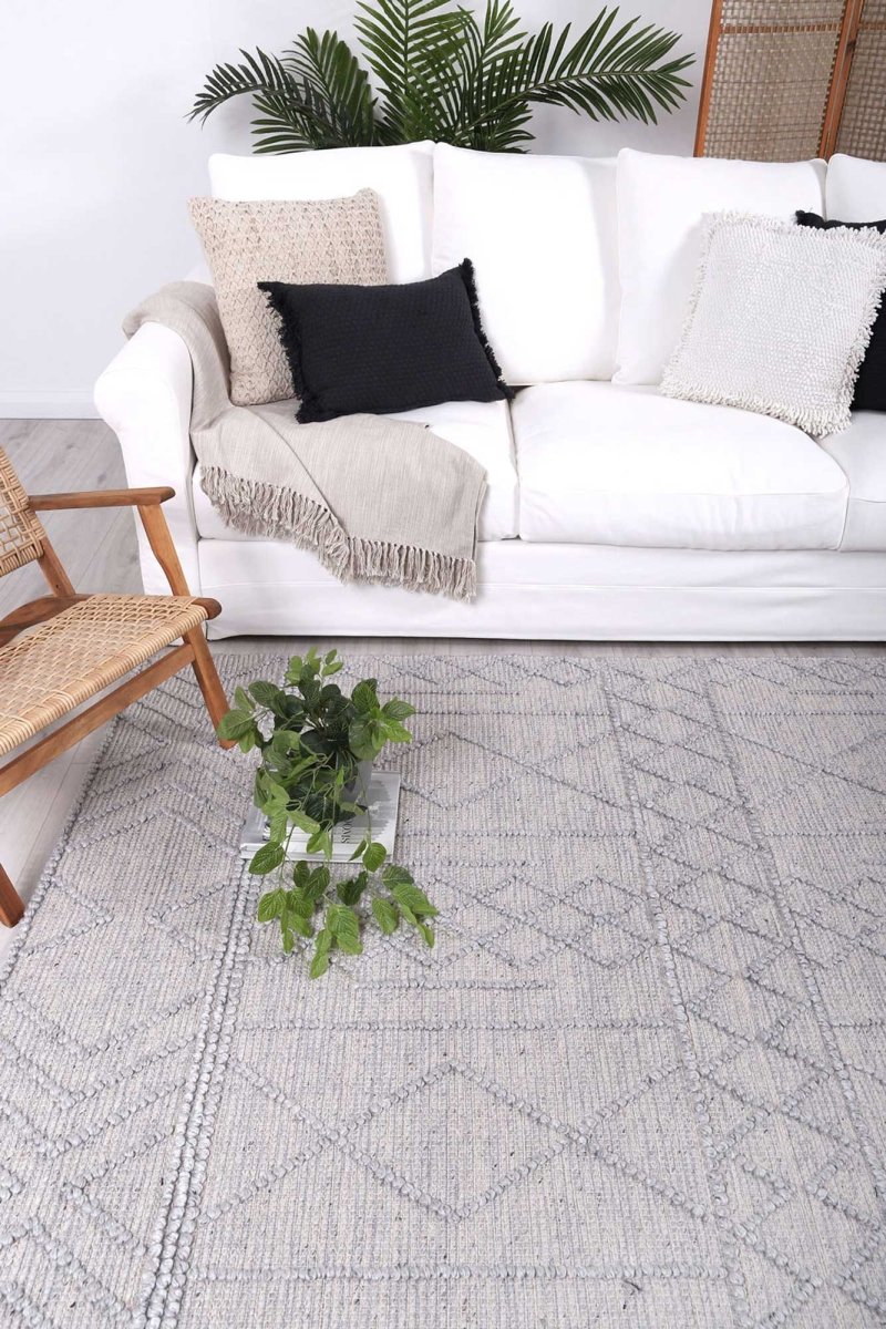 Lavish Diamond Tribal Grey Wool Rug - Ruggy