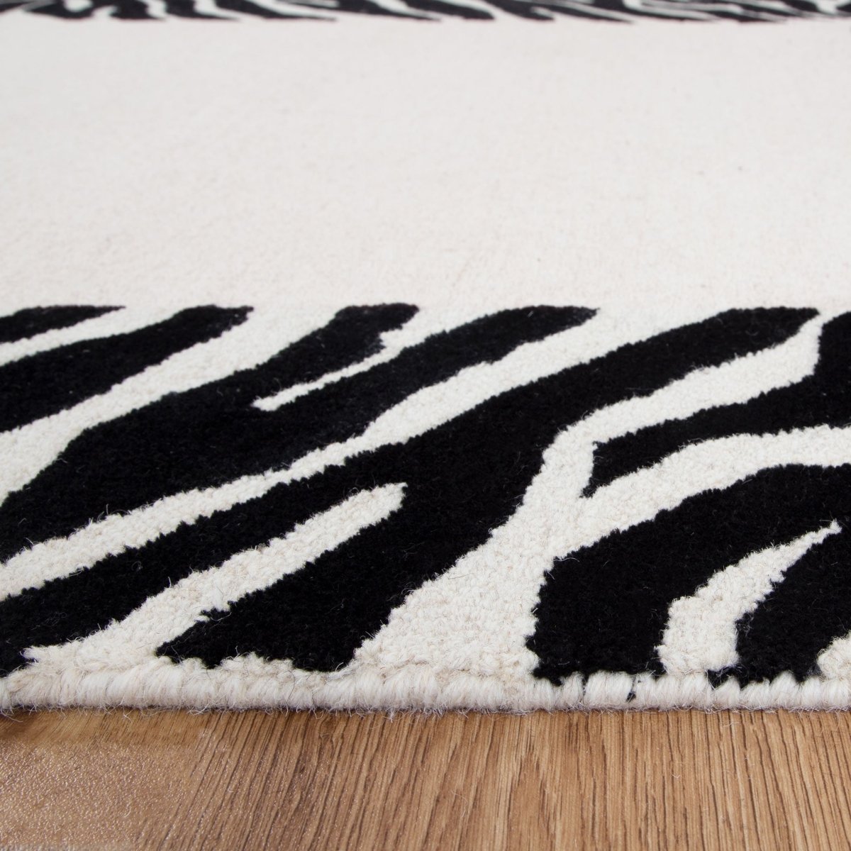 Nirvana Frame WHITE/BLACK Wool Rug - Ruggy