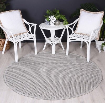 The Benefits of Adding a Round Rug to Your Outdoor Living Area