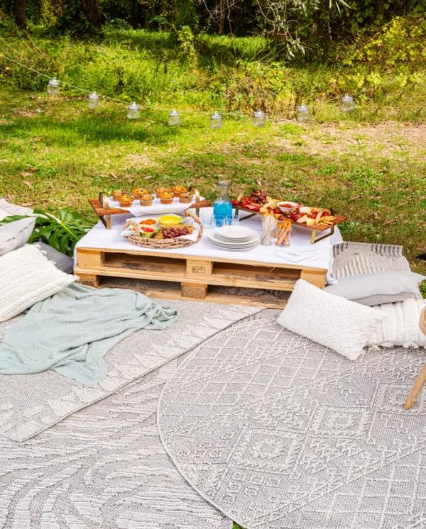 Outdoor rug in a picnic place.