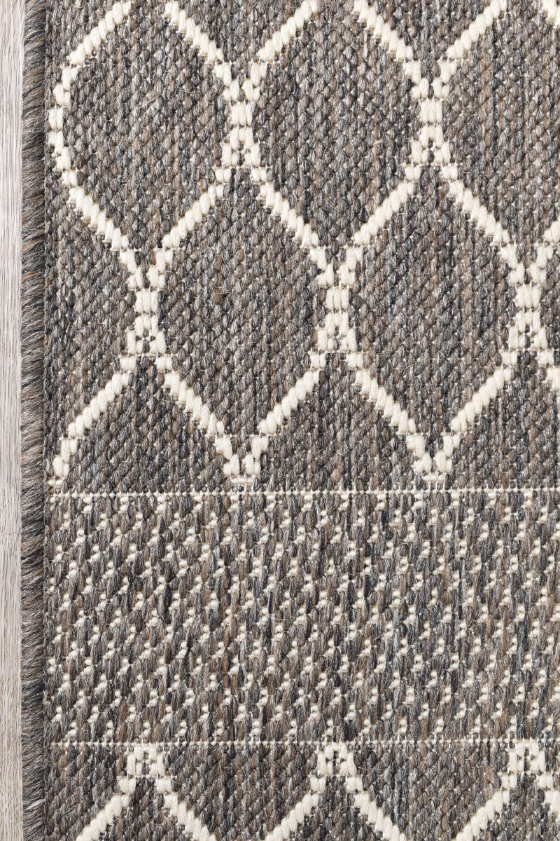 Amara Diamond Brown Outdoor Rug