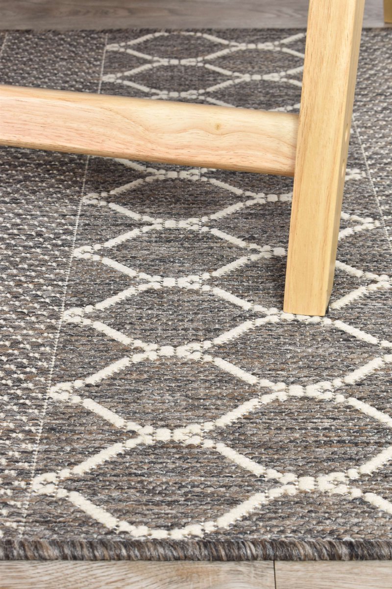 Amara Diamond Brown Outdoor Rug