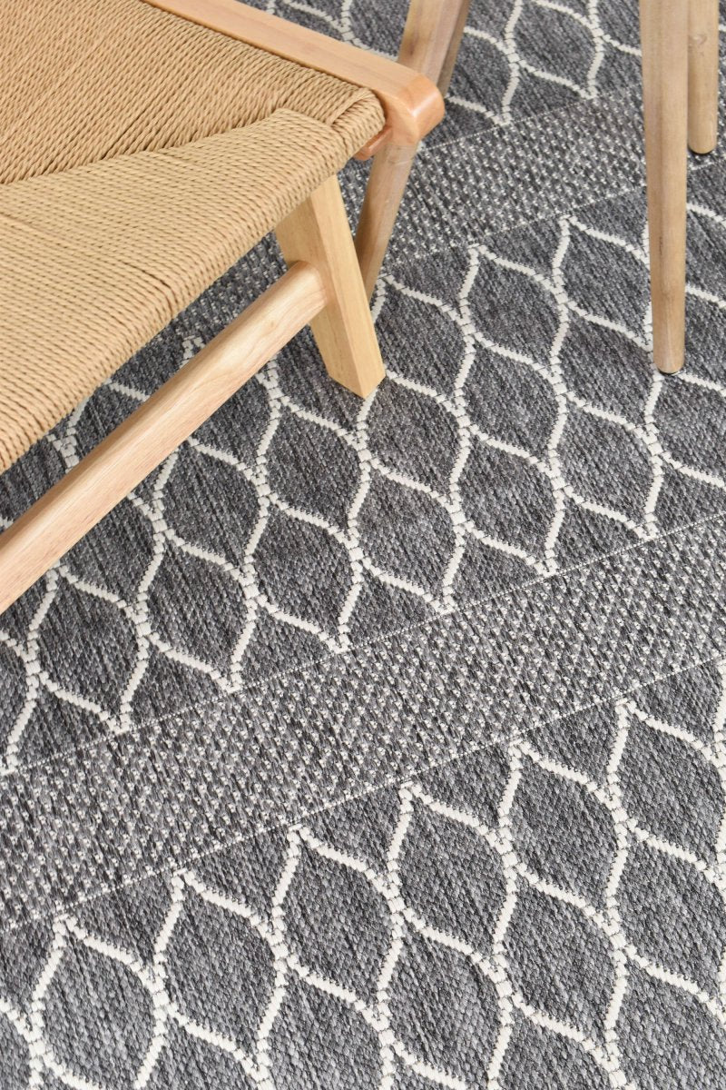 Amara Diamond Grey Outdoor Rug