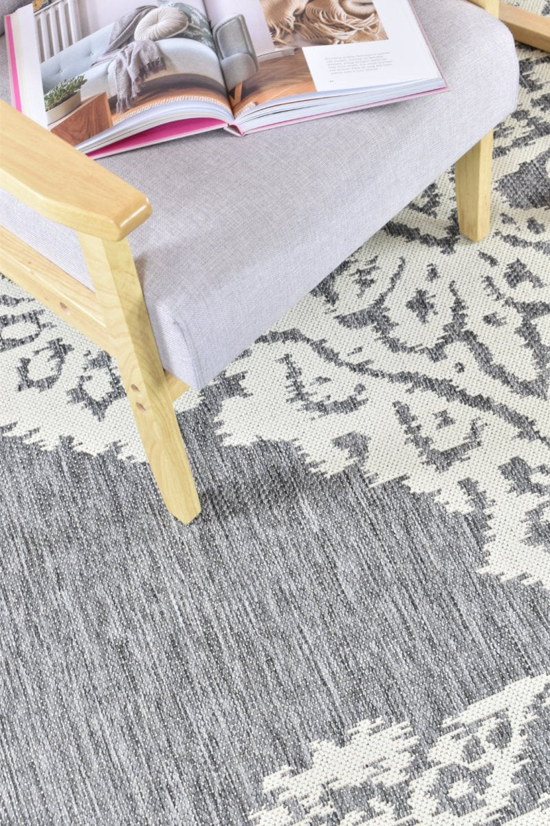 Amara Motif Grey Cream Outdoor Rug