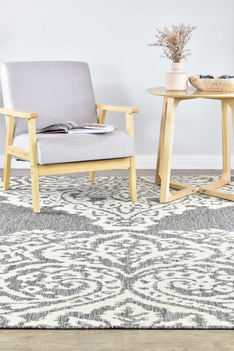 Amara Motif Grey Cream Outdoor Rug