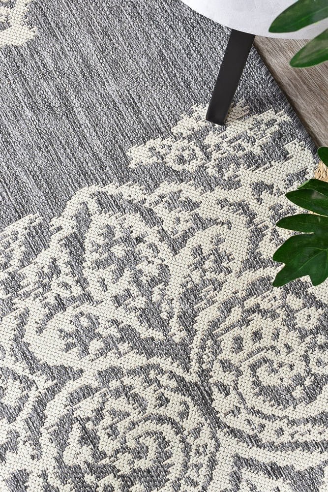 Amara Motif Grey Cream Outdoor Rug