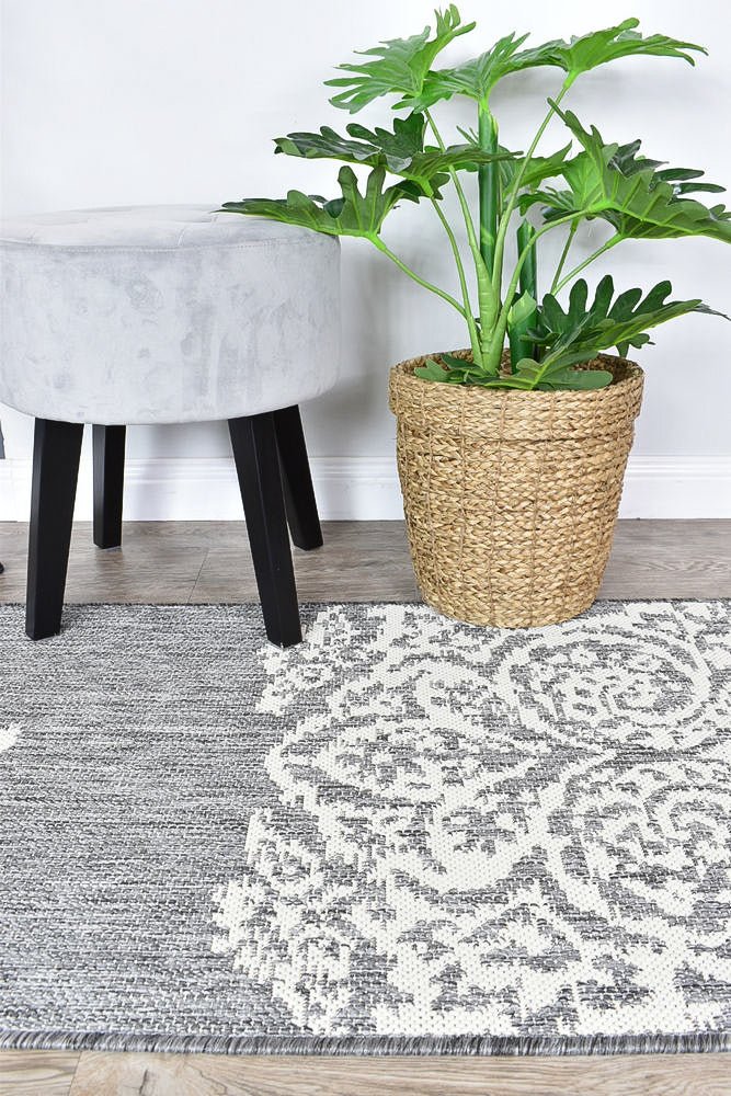 Amara Motif Grey Cream Outdoor Rug