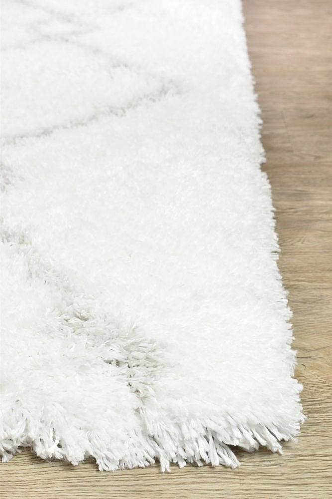 Barra Diamond White Shaggy Rug