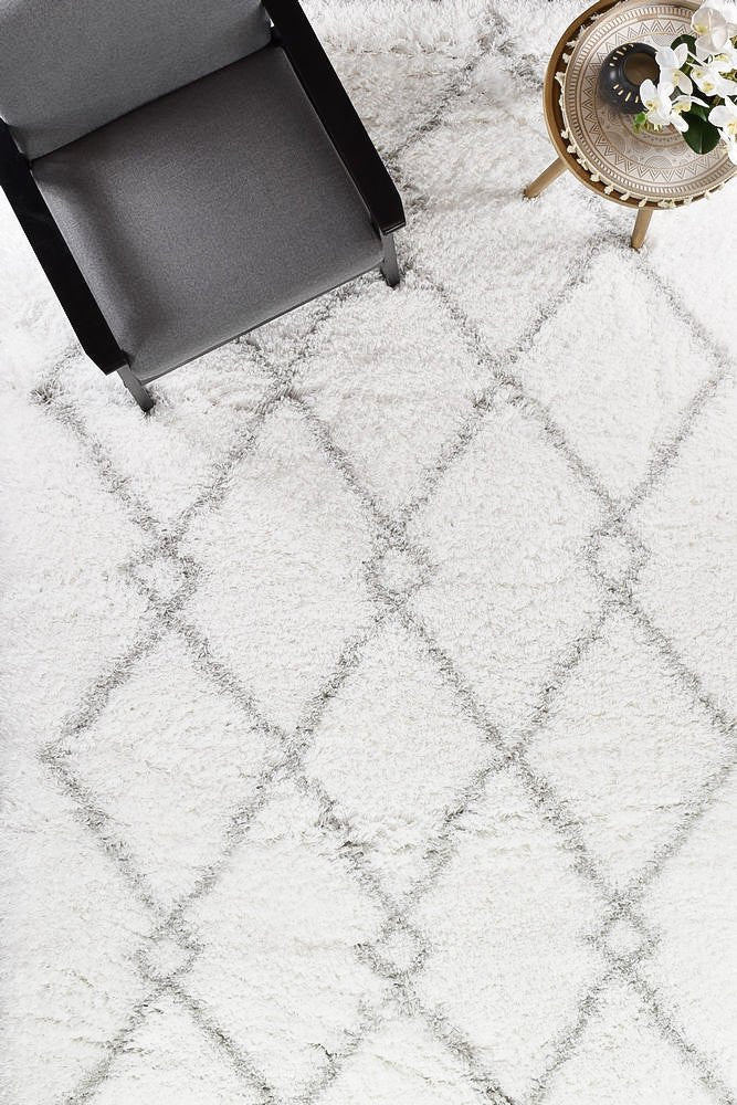 Barra Diamond White Shaggy Rug