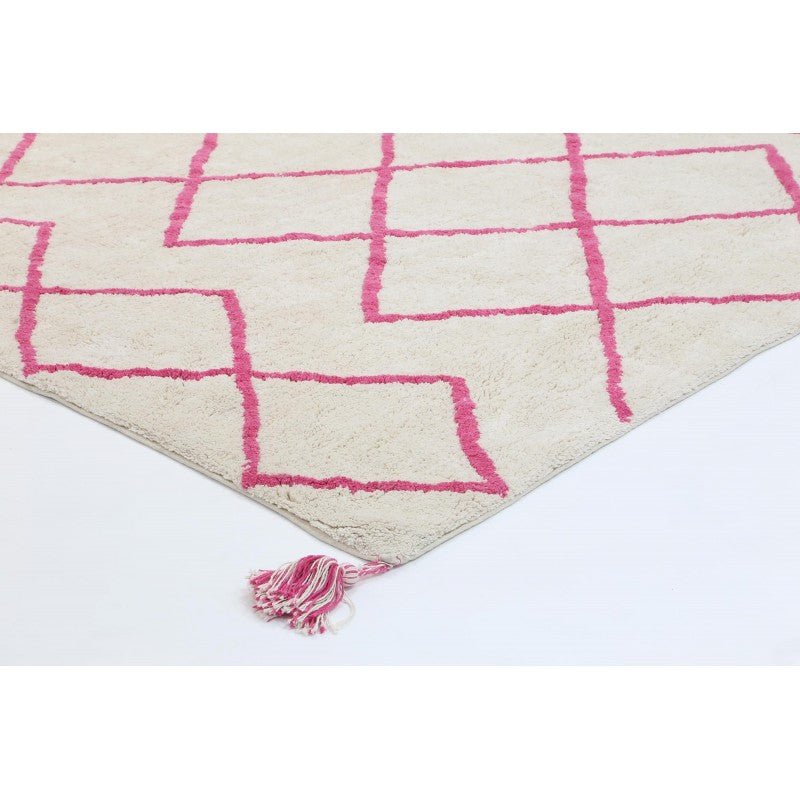 Breeze Diamond Pink Cotton Rug Area Rug | Ruggy