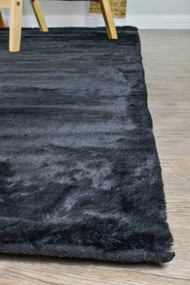 Cobar Shaggy Black Rug