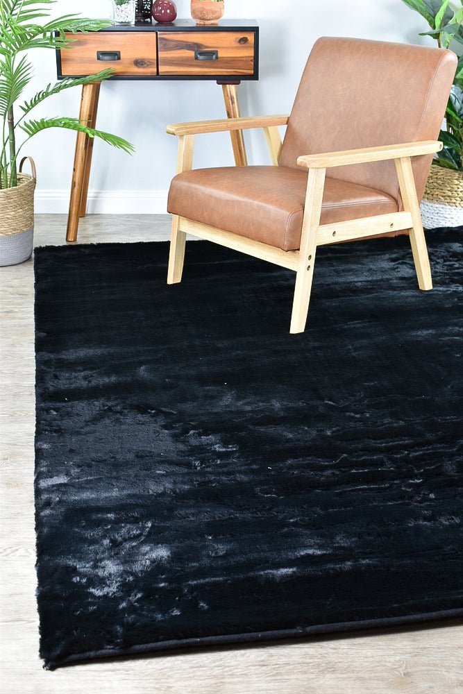 Cobar Shaggy Black Rug