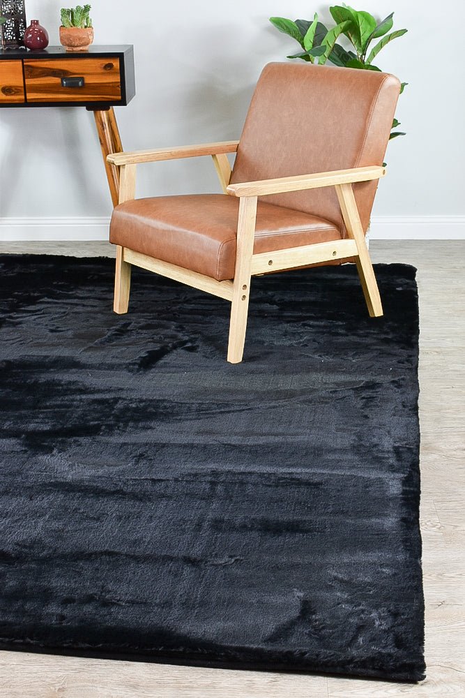 Cobar Shaggy Black Rug