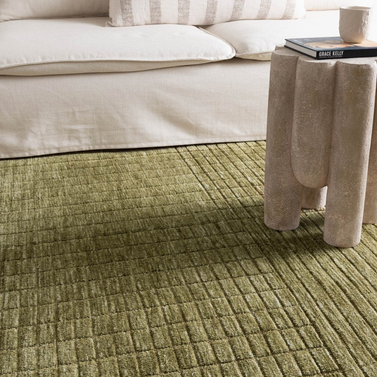 Crest Green Modern Rug