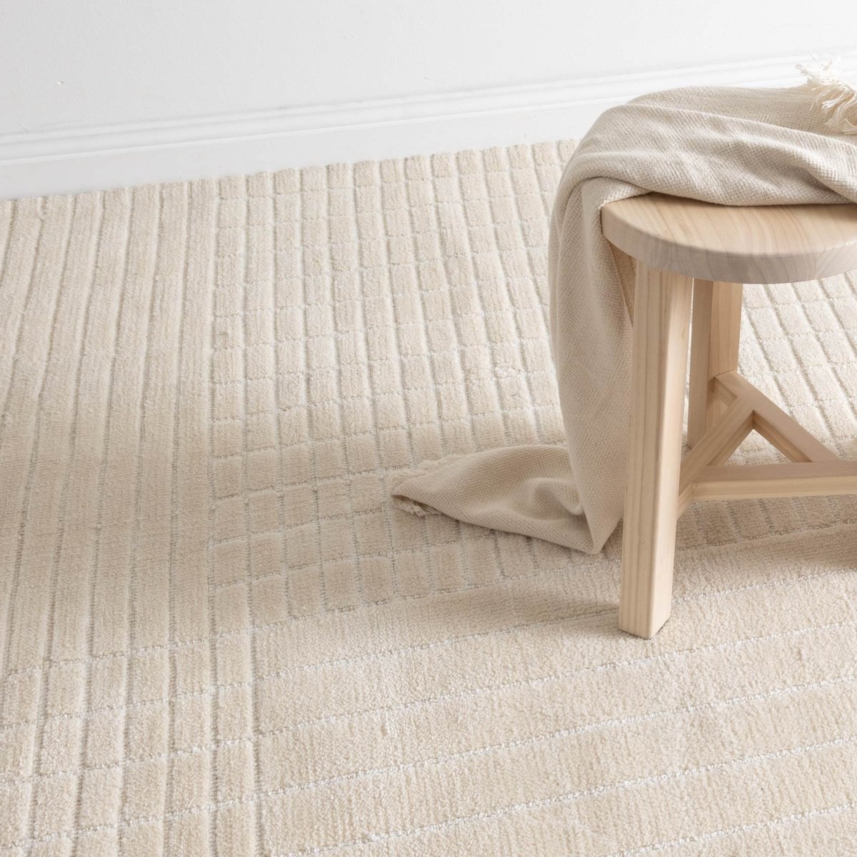 Crest Ivory Modern Rug