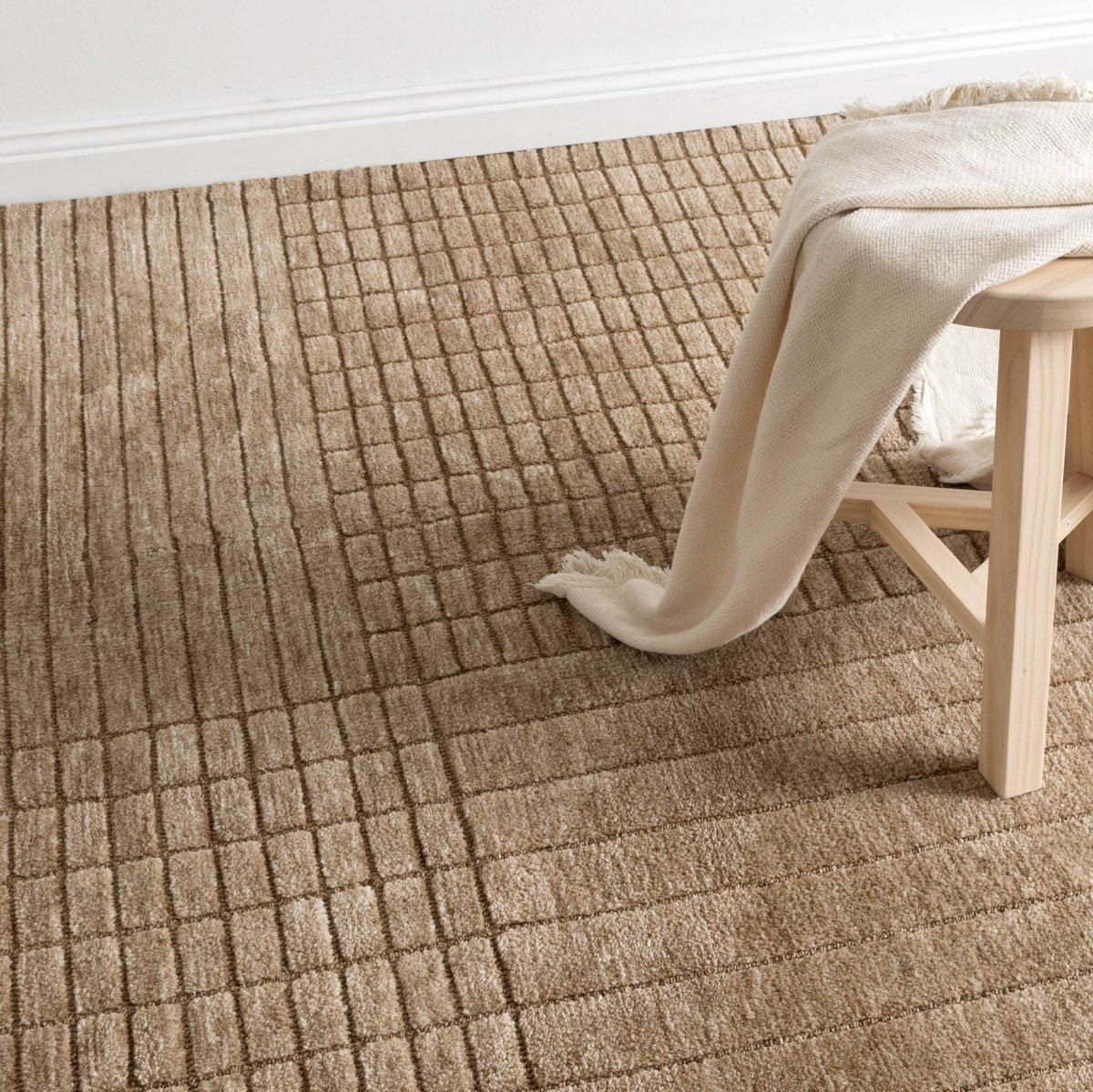 Crest Warm Sand Modern Rug