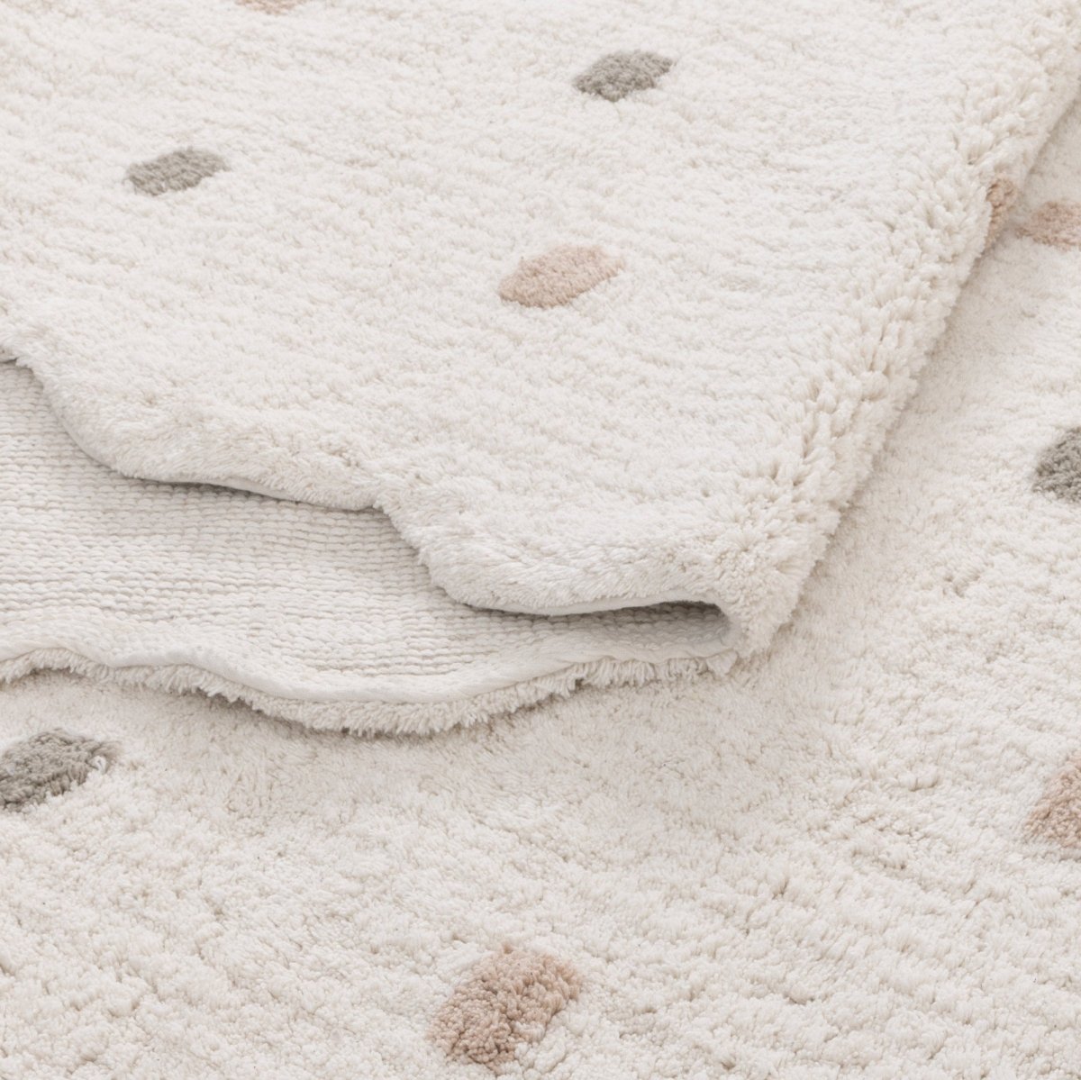 Elara Scalloped White Multi Kids Round Rug