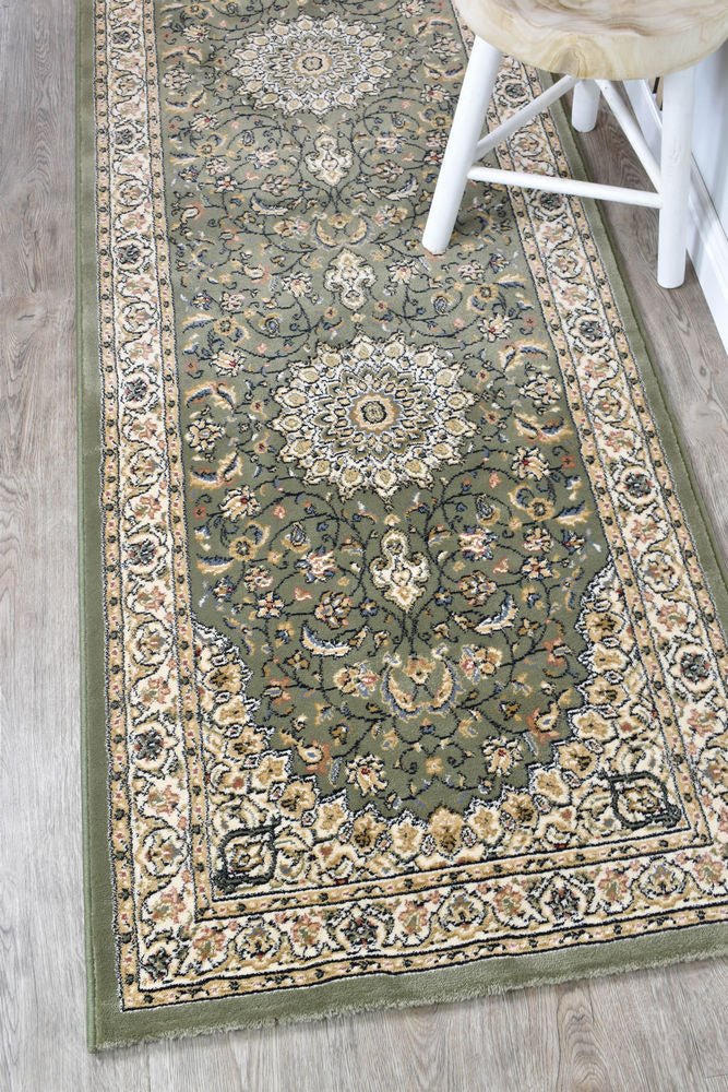 Daintree Traditional Green Rug