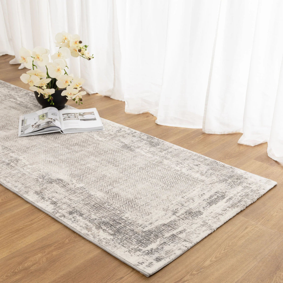Liora Distressed Border Beige Grey Rug