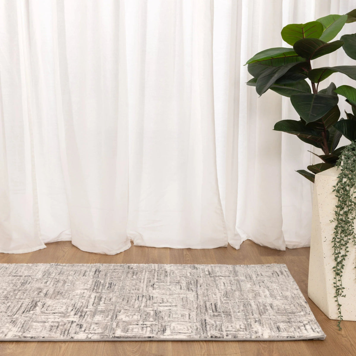 Liora Distressed Geo Squares Grey Rug