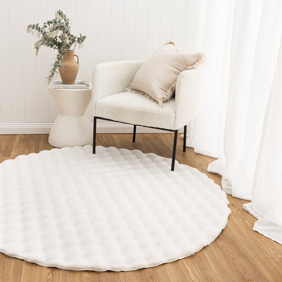 Nara White Washable Round Rug | Ruggy