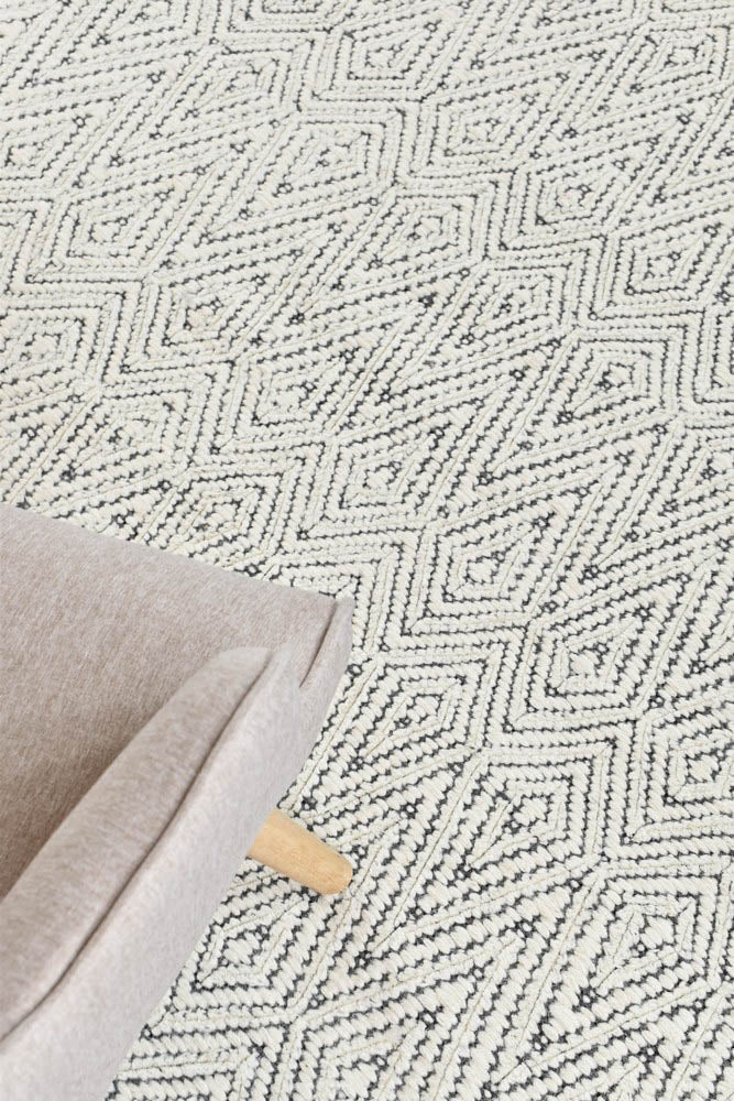 Puruma Ivory Grey Wool Rug