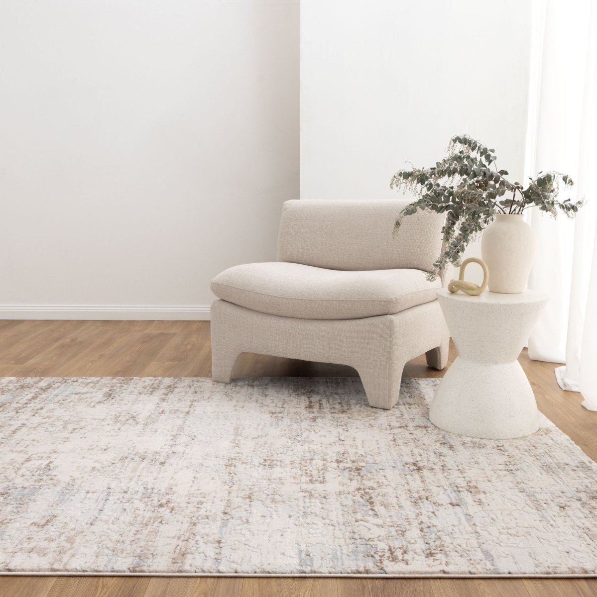 Seren Abstract Distressed Cream and Beige Rug