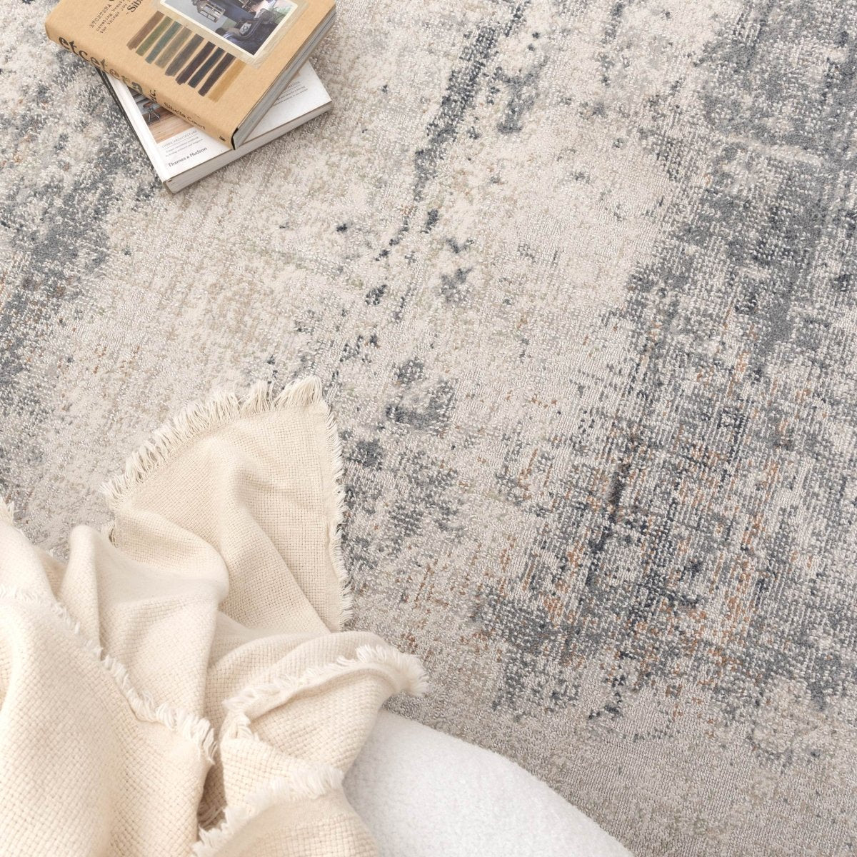 Sierra Distressed Splash Beige Blue Rug