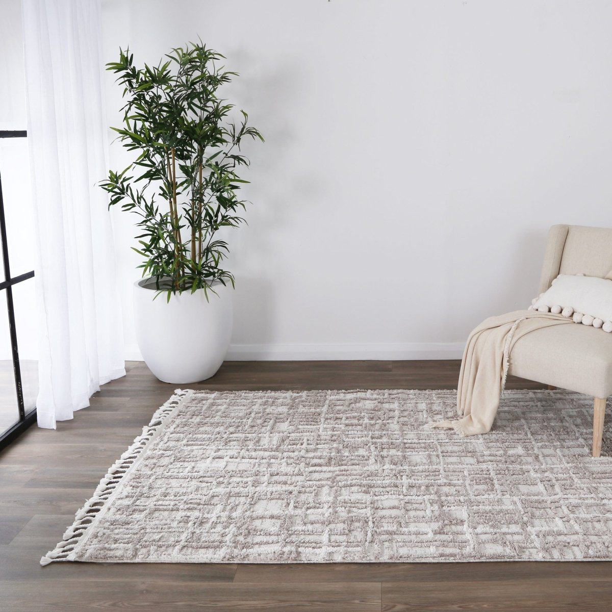 Sleek Kubra Contemporary Beige Rug Area Rug | Ruggy