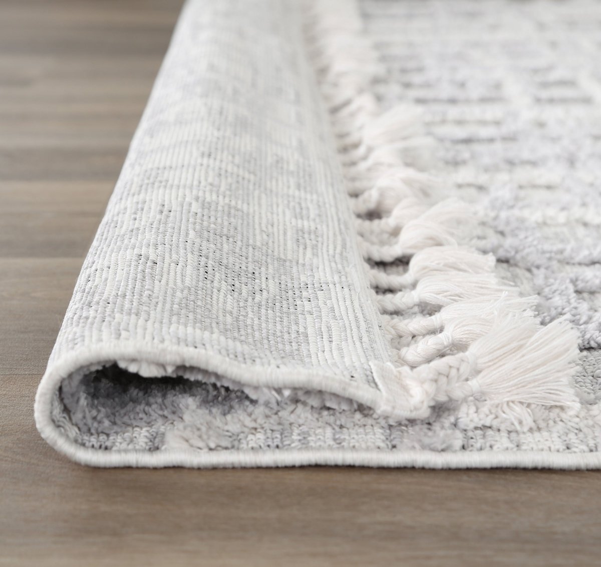 Sleek Kubra Contemporary Grey Rug Area Rug | Ruggy