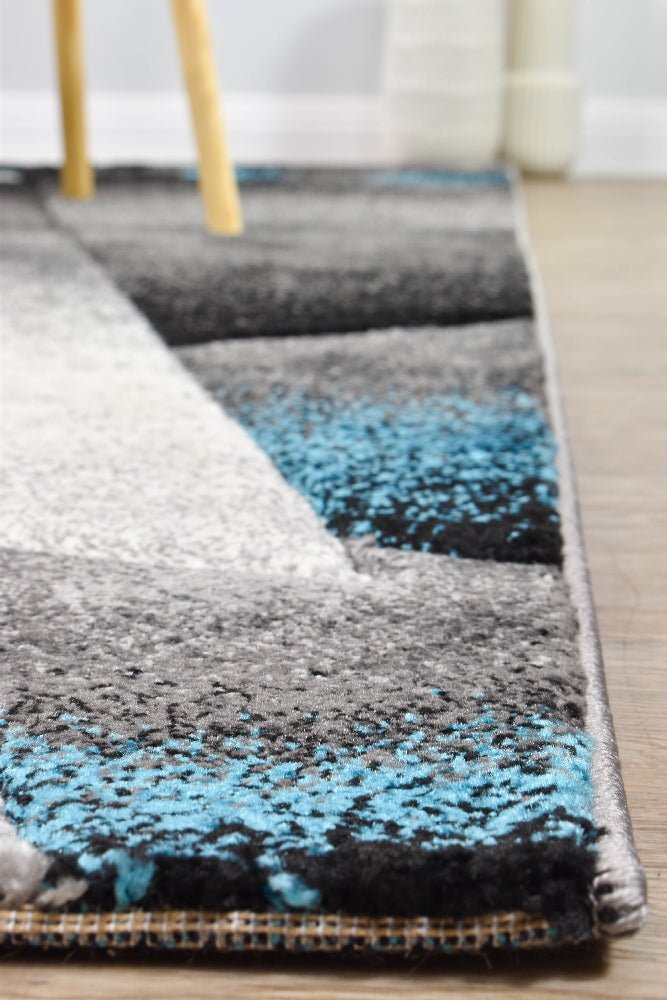 Sol Grey Turquoise Trigonal Rug