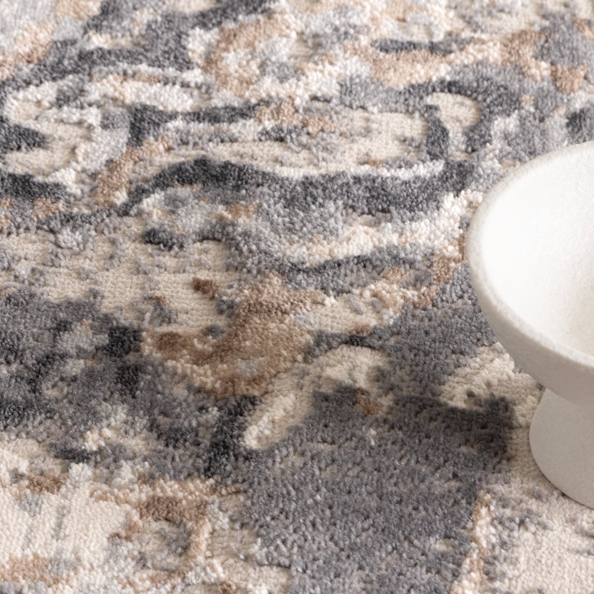 Sustaina White Dark Grey Modern Rug