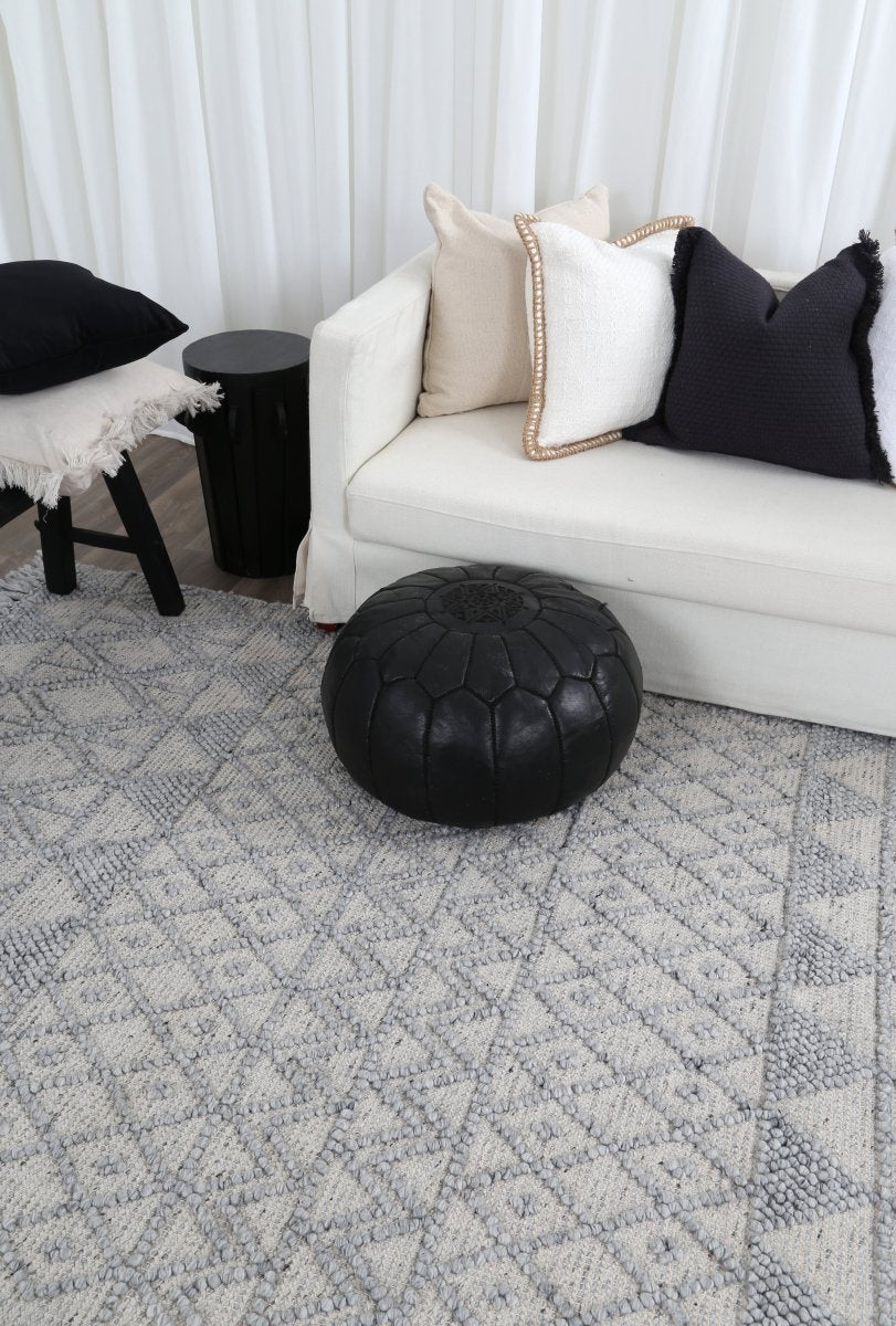 Treasure Inca Light Grey Wool Rug Area Rug | Ruggy