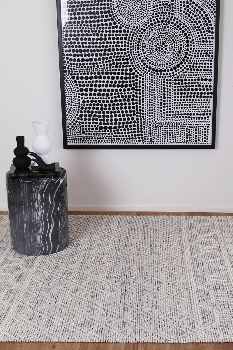 Vista Mia White & Black Wool Rug Area Rug | Ruggy