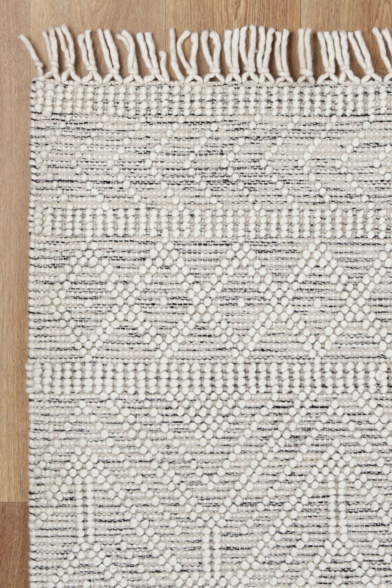 Vista Zoe White & Black Wool Rug Area Rug | Ruggy