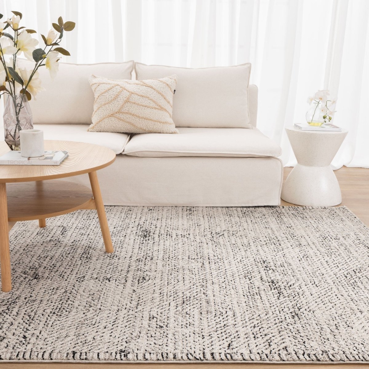 Zenda Distressed Diamonds Cream Charcoal Rug