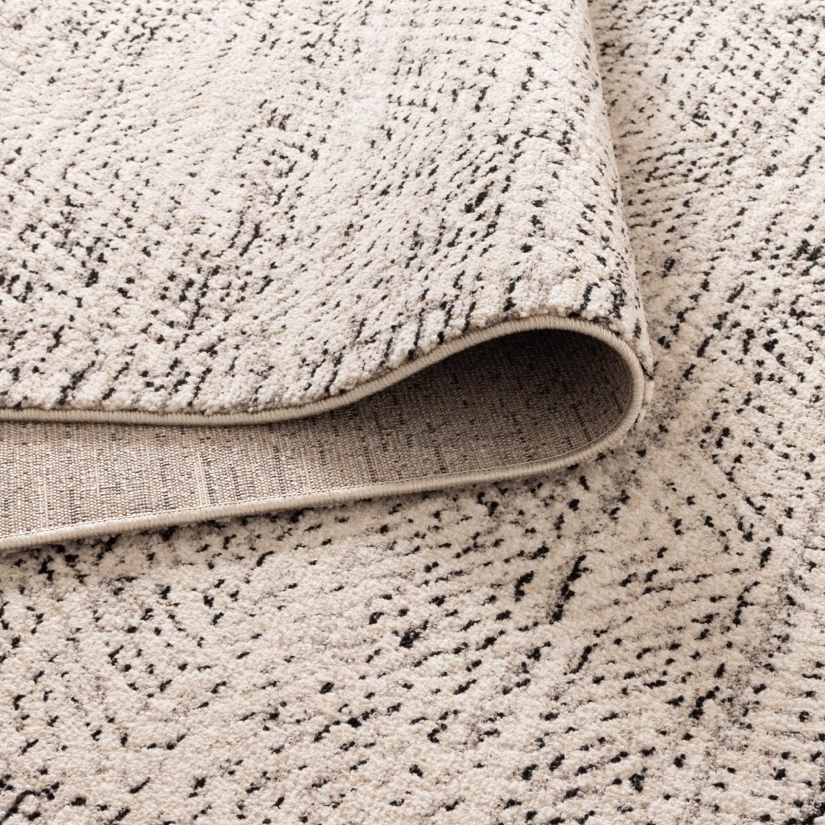 Zenda Distressed Diamonds Cream Charcoal Rug