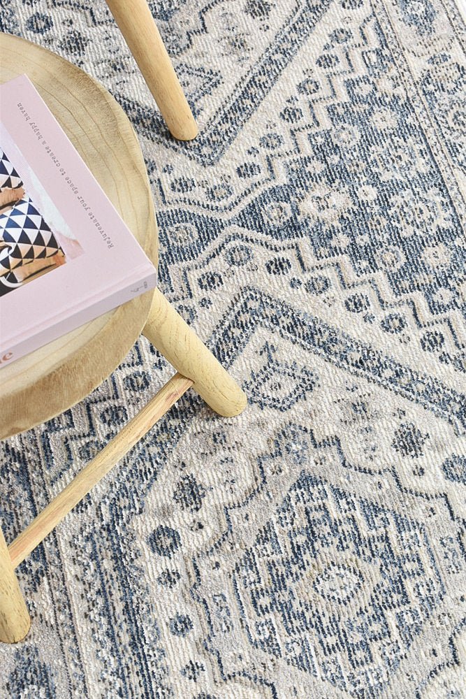 Zircon Cream Blue Traditional Rug