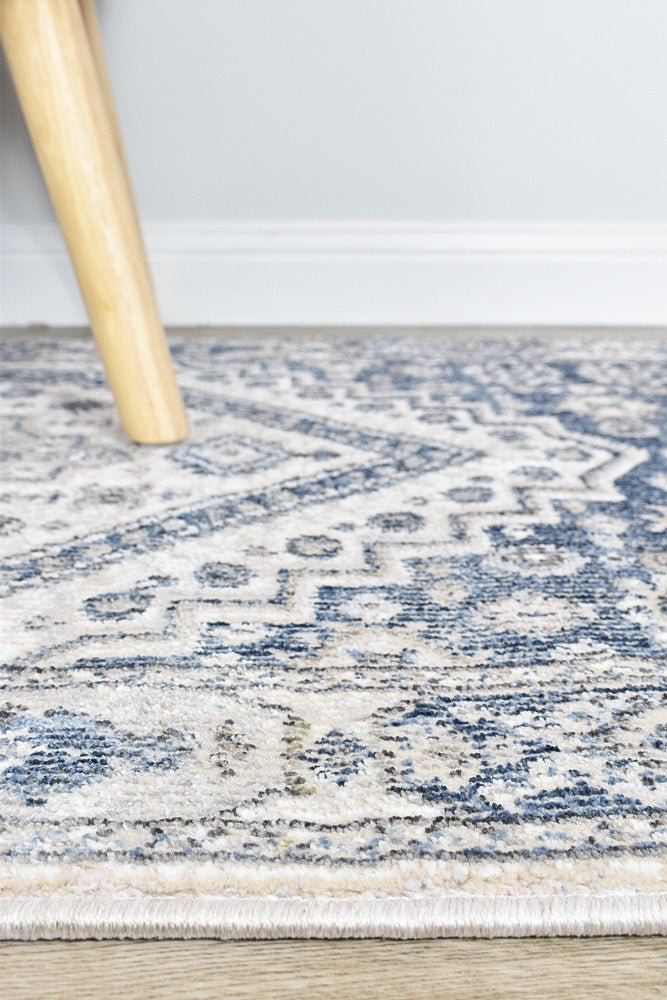 Zircon Cream Blue Traditional Rug