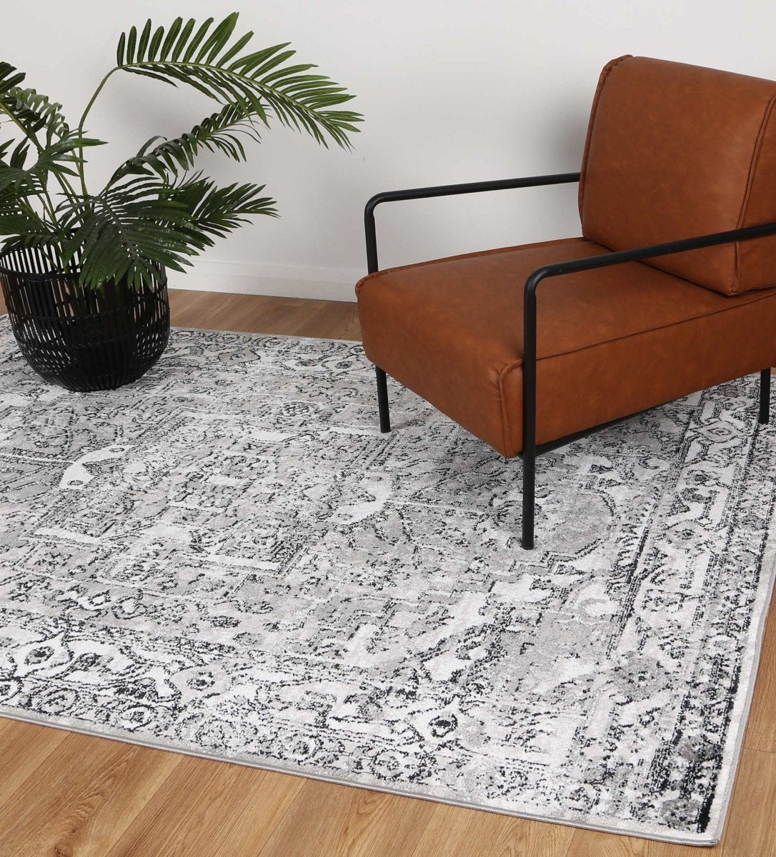 Artique Traditional Black Grey Rug - Ruggy