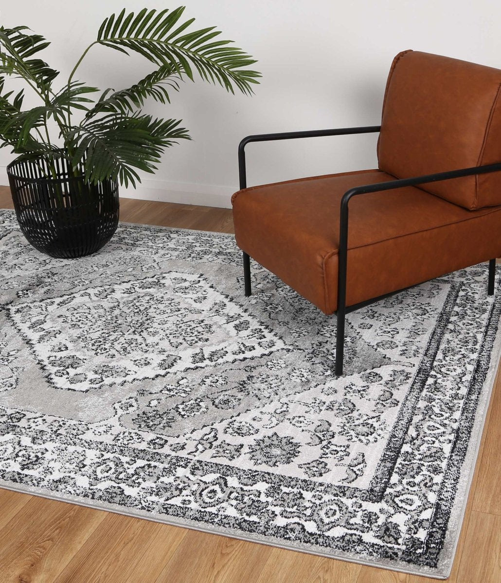 Artique Traditional Grey Black Rug - Ruggy