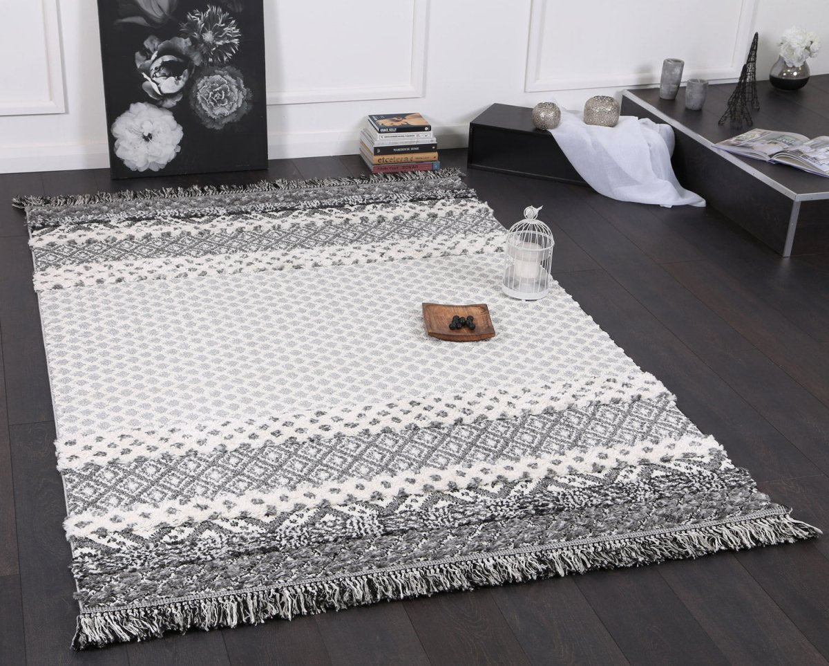 Lace Edge Anthracite Rug - Ruggy