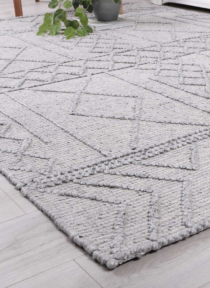 Lavish Diamond Tribal Grey Wool Rug - Ruggy