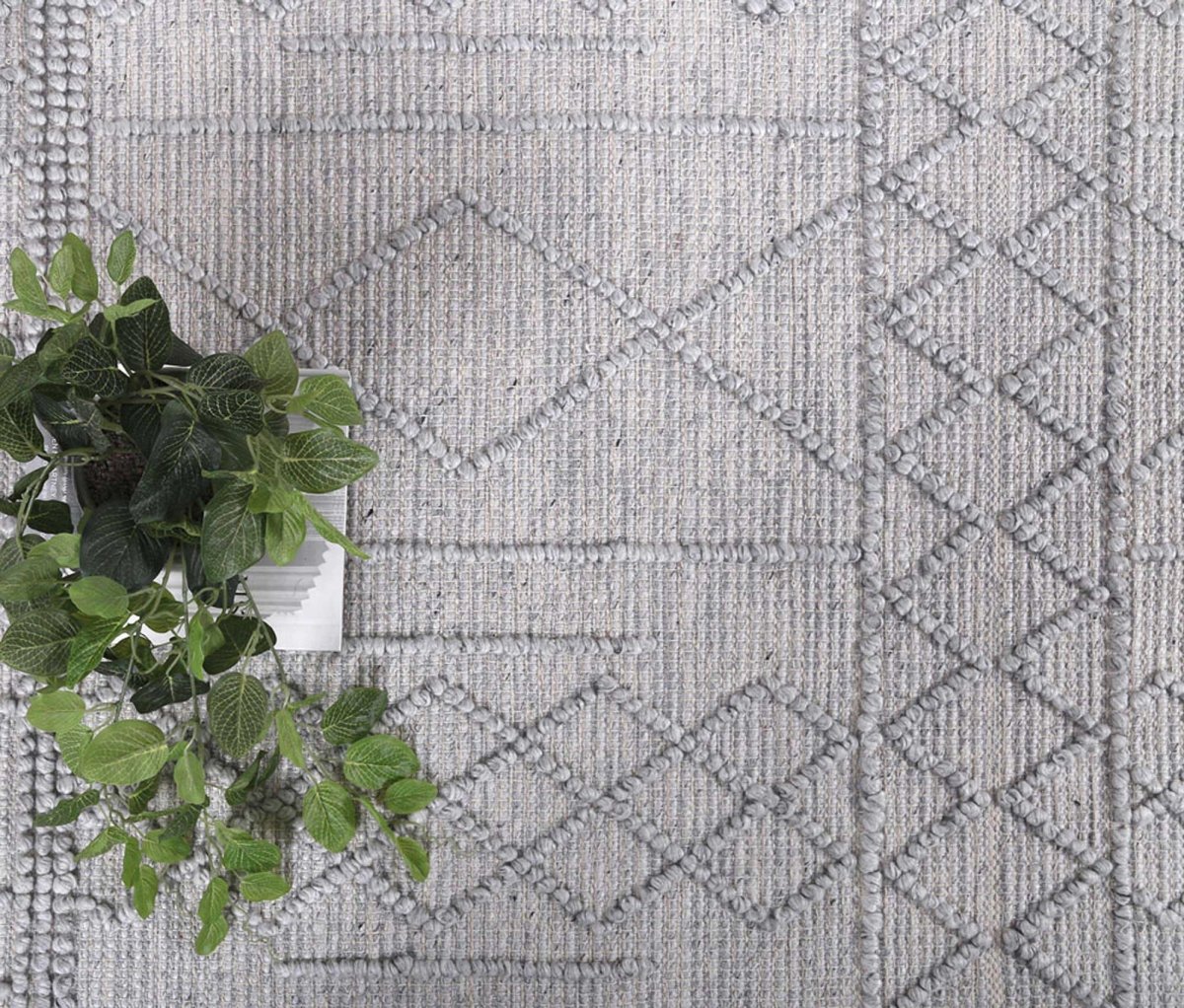 Lavish Diamond Tribal Grey Wool Rug - Ruggy