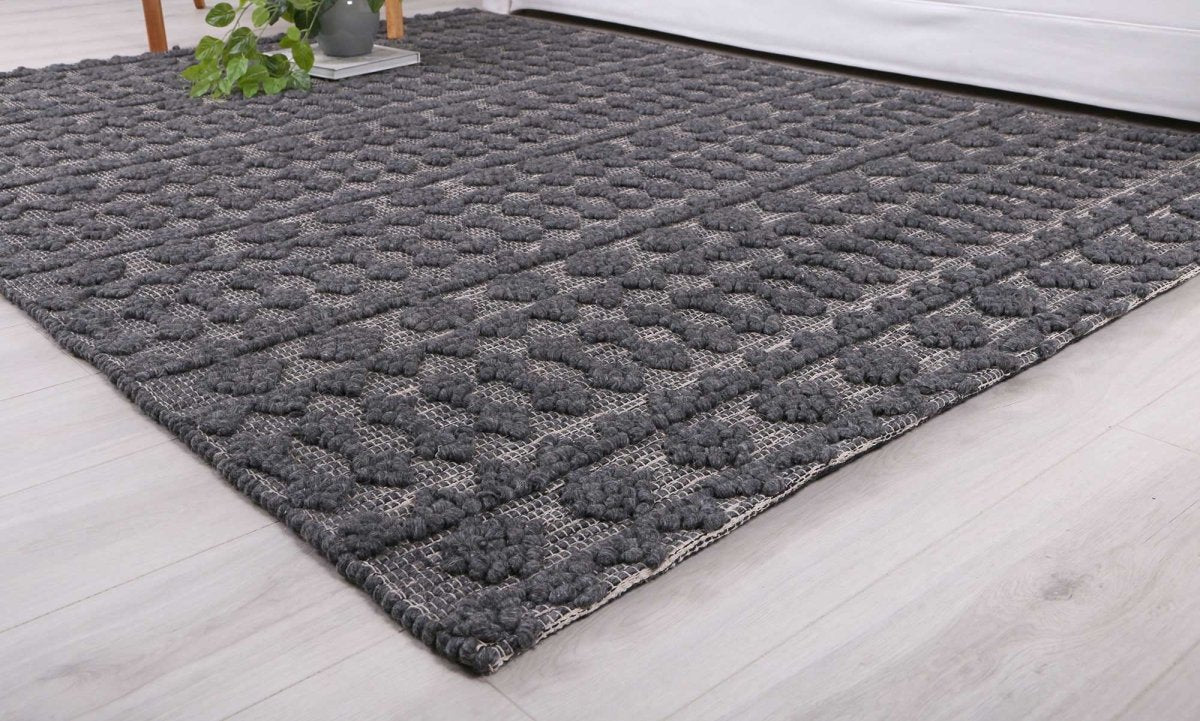 Lavish Fine Tribal Grey Wool Rug - Ruggy